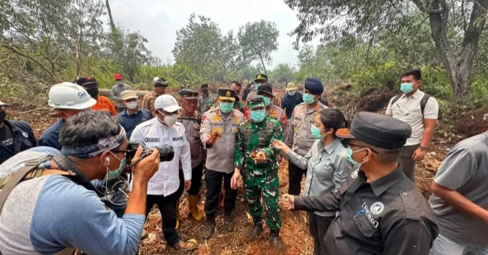 Karhutla di Kerumutan Ditangani Tim Gabungan, Pangdam XIX/Tuanku Tambusai Turun ke Lapangan